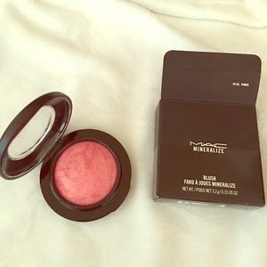 MAC Mineralize Blush Petal Power